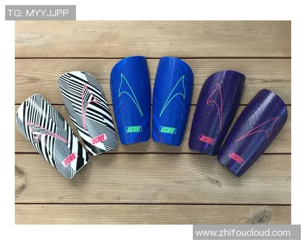 足球明星护腿板设计风格与功能解析及其在比赛中的重要性探讨